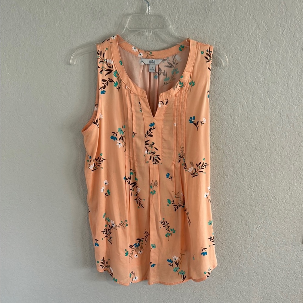 Super cute floral blouse
